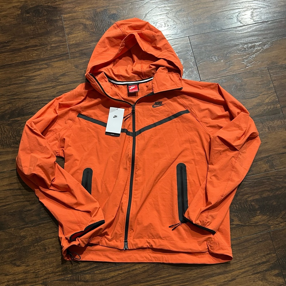Men’s Nike‎ Trac Woven Windbreaker hooded jacket medium